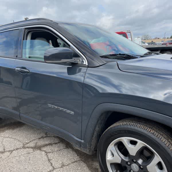 Thumbnail: 2018 Jeep Compass - 14