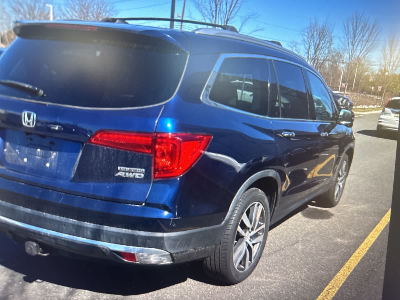 Thumbnail: 2017 Honda Pilot - 5