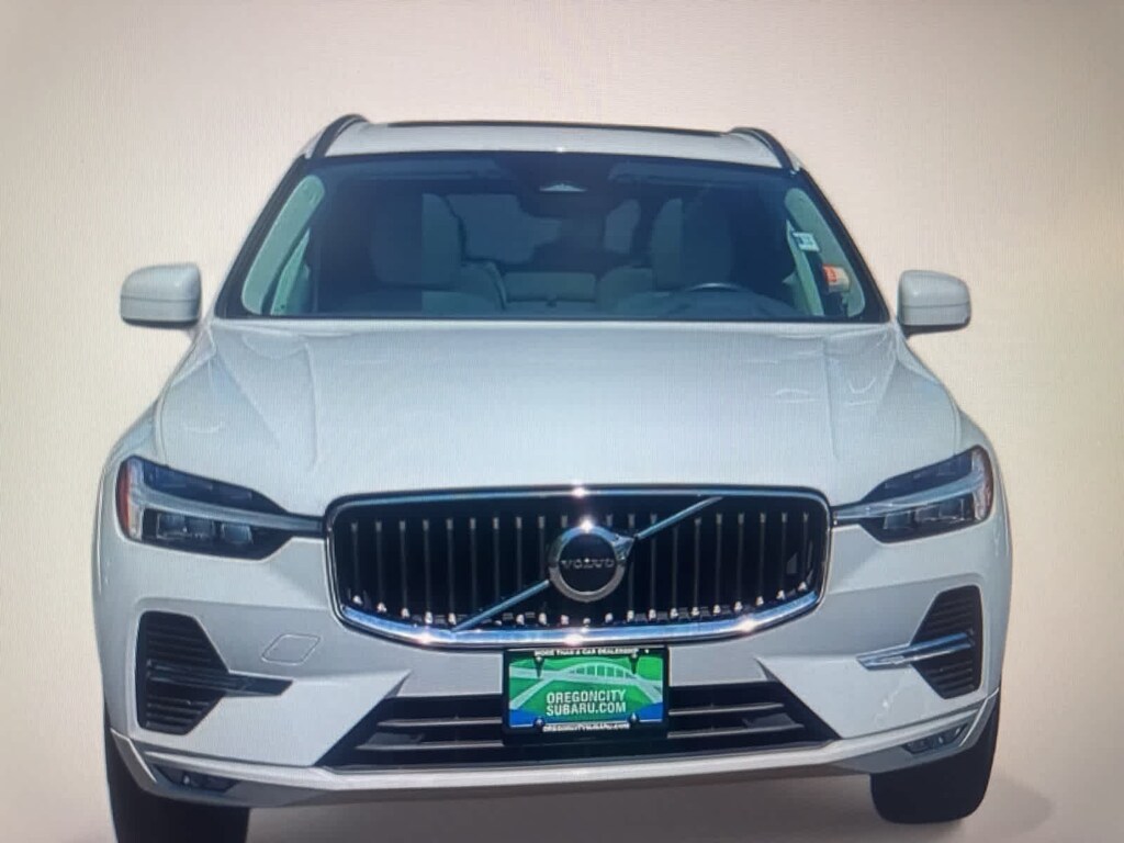Used 2022 Volvo XC60 Momentum SUV