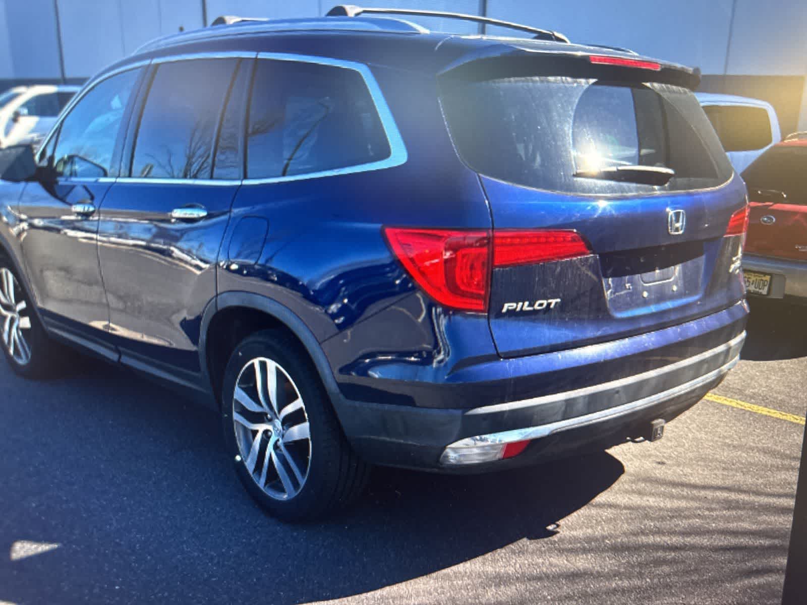 Thumbnail: 2017 Honda Pilot - 3