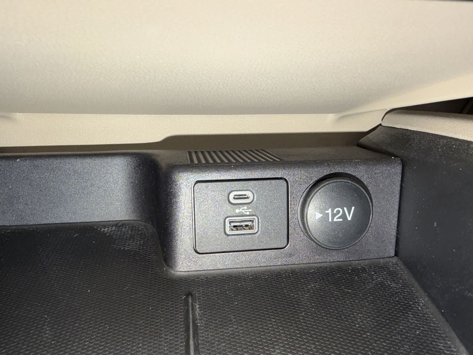 Thumbnail: 2022 Ford Escape - 32