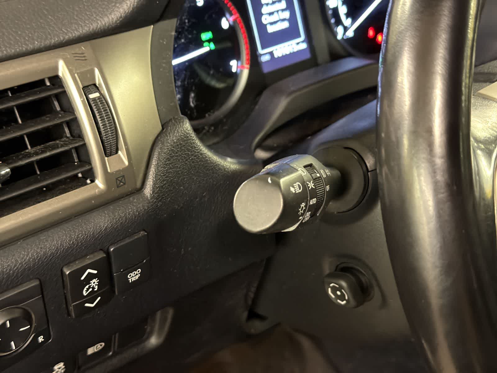 Thumbnail: 2020 Lexus GX - 26