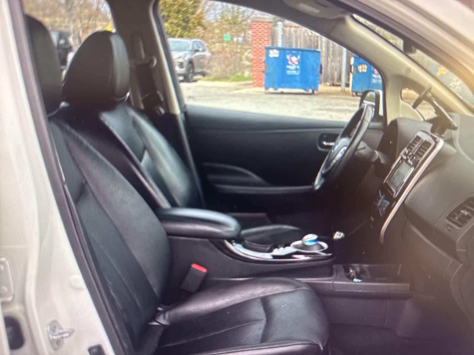 Thumbnail: 2016 Nissan Leaf - 11