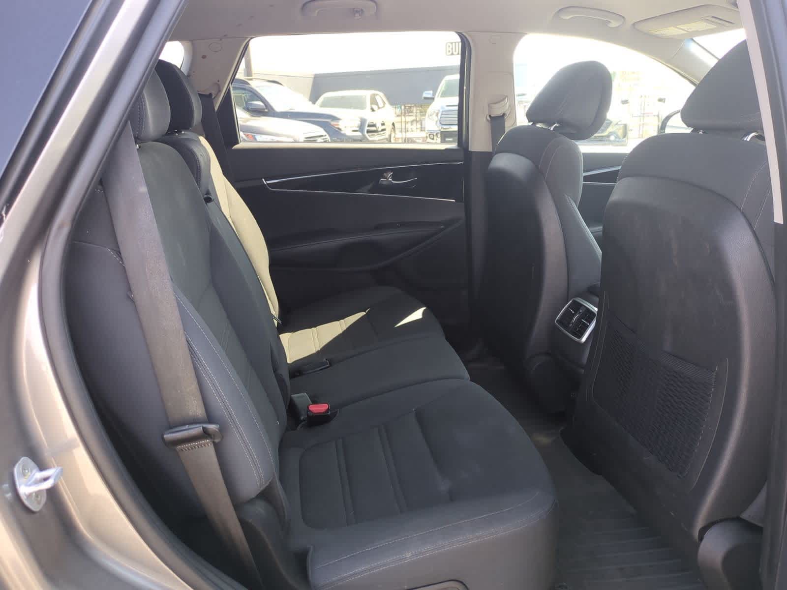 Thumbnail: 2016 Kia Sorento - 22