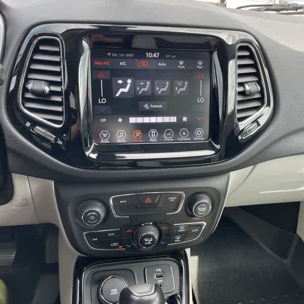 Thumbnail: 2018 Jeep Compass - 23