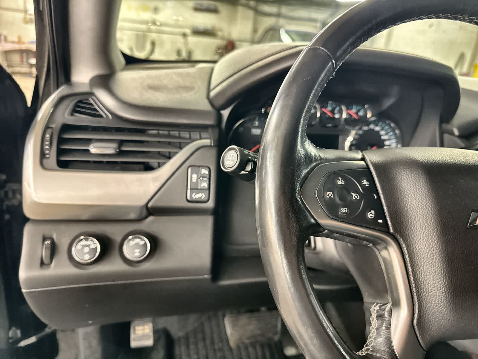 Thumbnail: 2018 Chevrolet Tahoe - 22