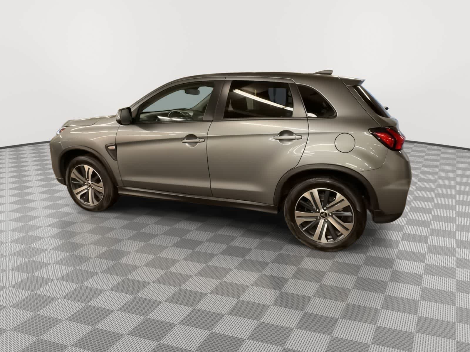 Thumbnail: 2024 Mitsubishi Outlander Sport - 5