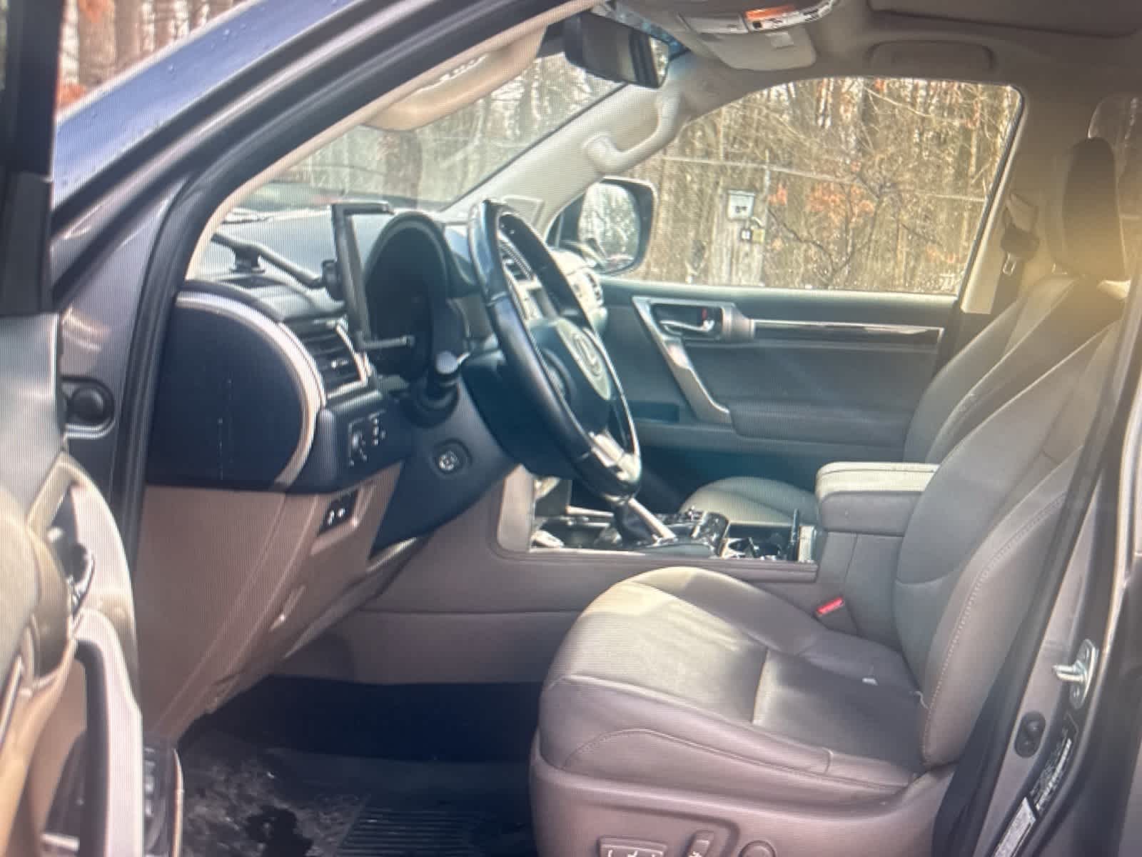 Thumbnail: 2020 Lexus GX - 10