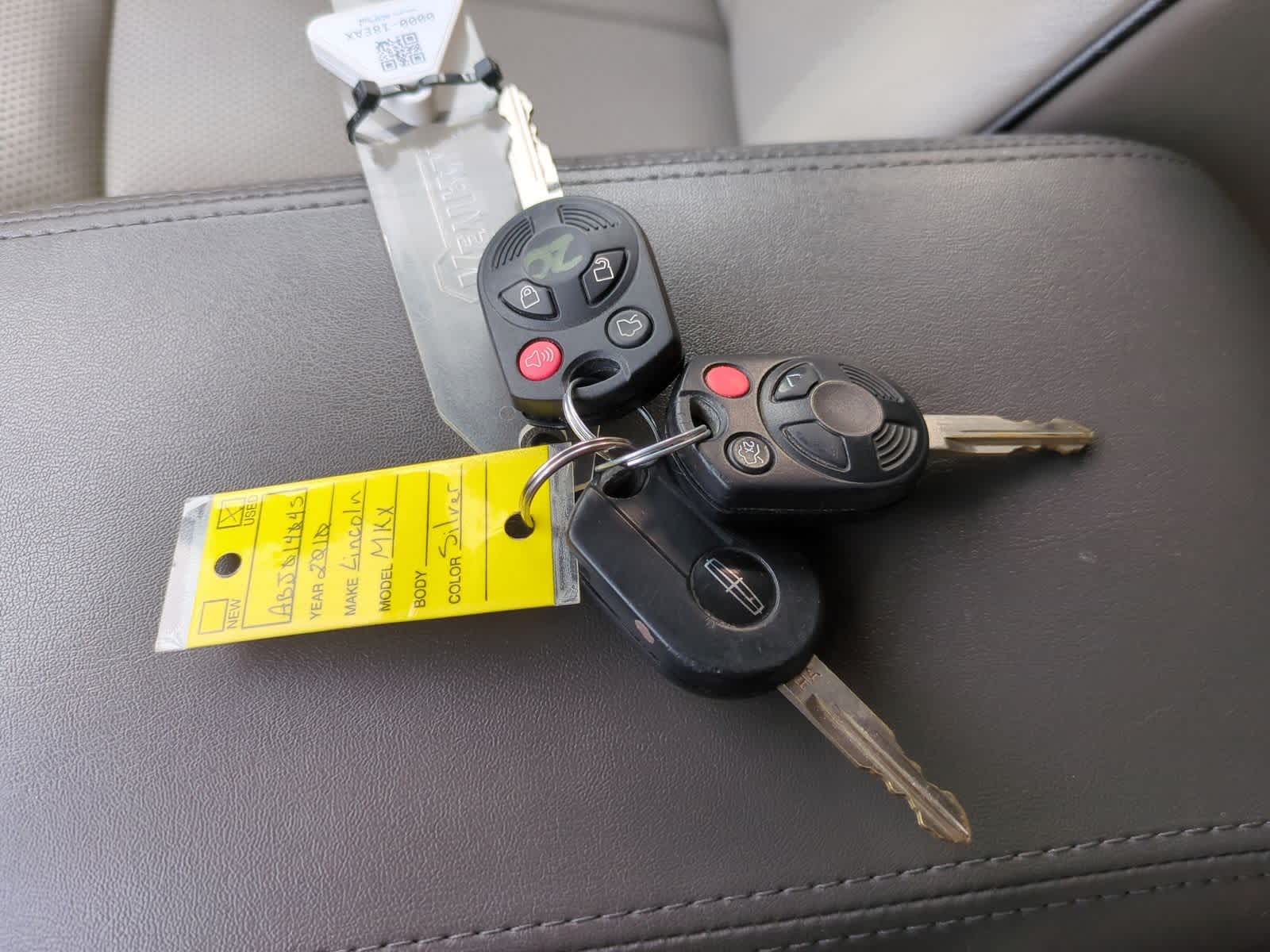 Thumbnail: 2010 Lincoln MKX - 33