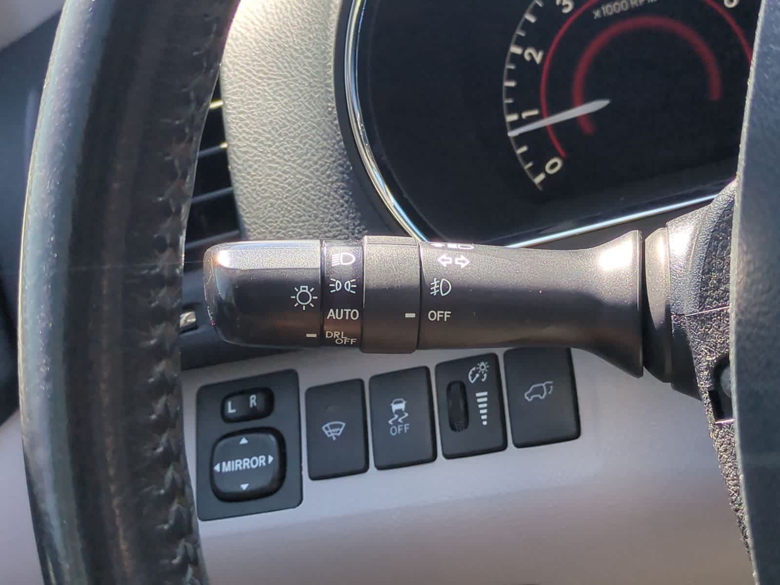 Thumbnail: 2013 Toyota Highlander - 28