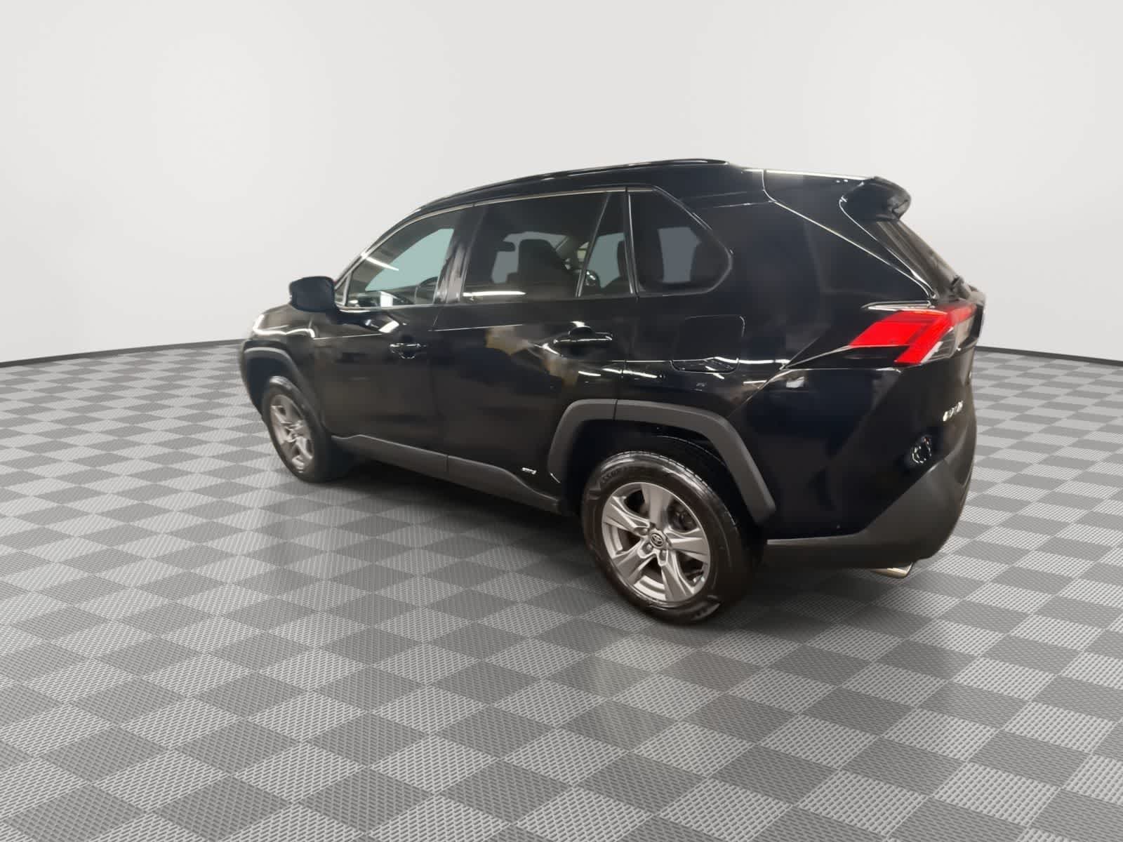 Thumbnail: 2022 Toyota RAV4 - 6