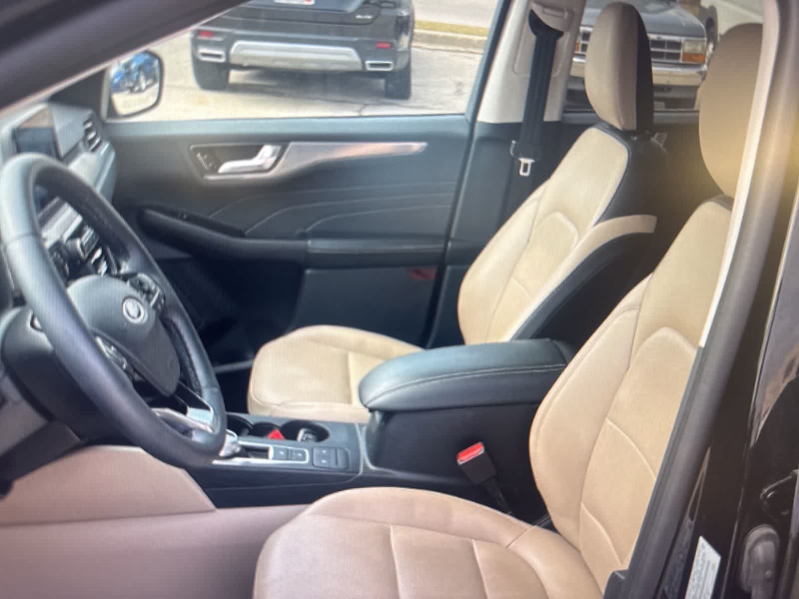 Thumbnail: 2022 Ford Escape - 10