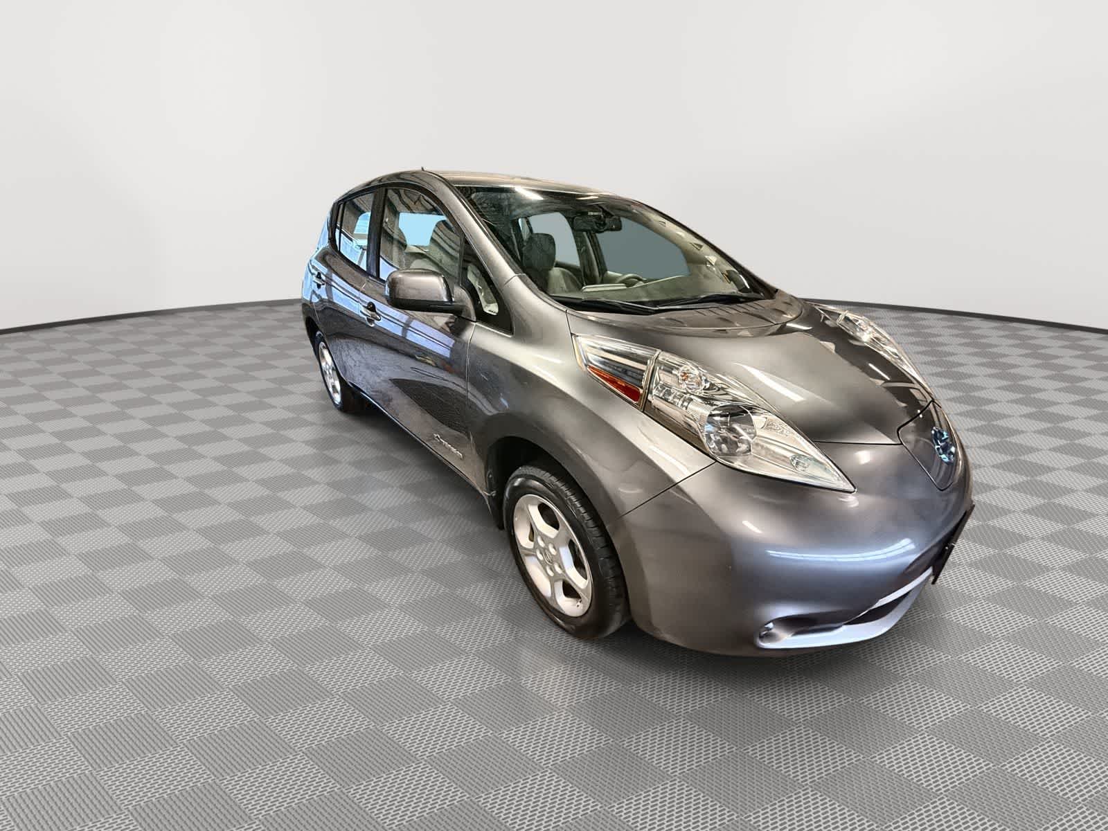 Thumbnail: 2015 Nissan Leaf - 2