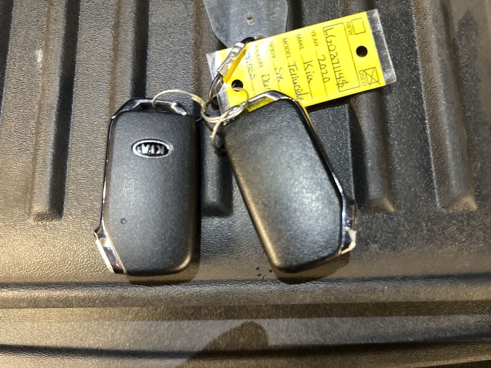 Thumbnail: 2020 Kia Telluride - 31