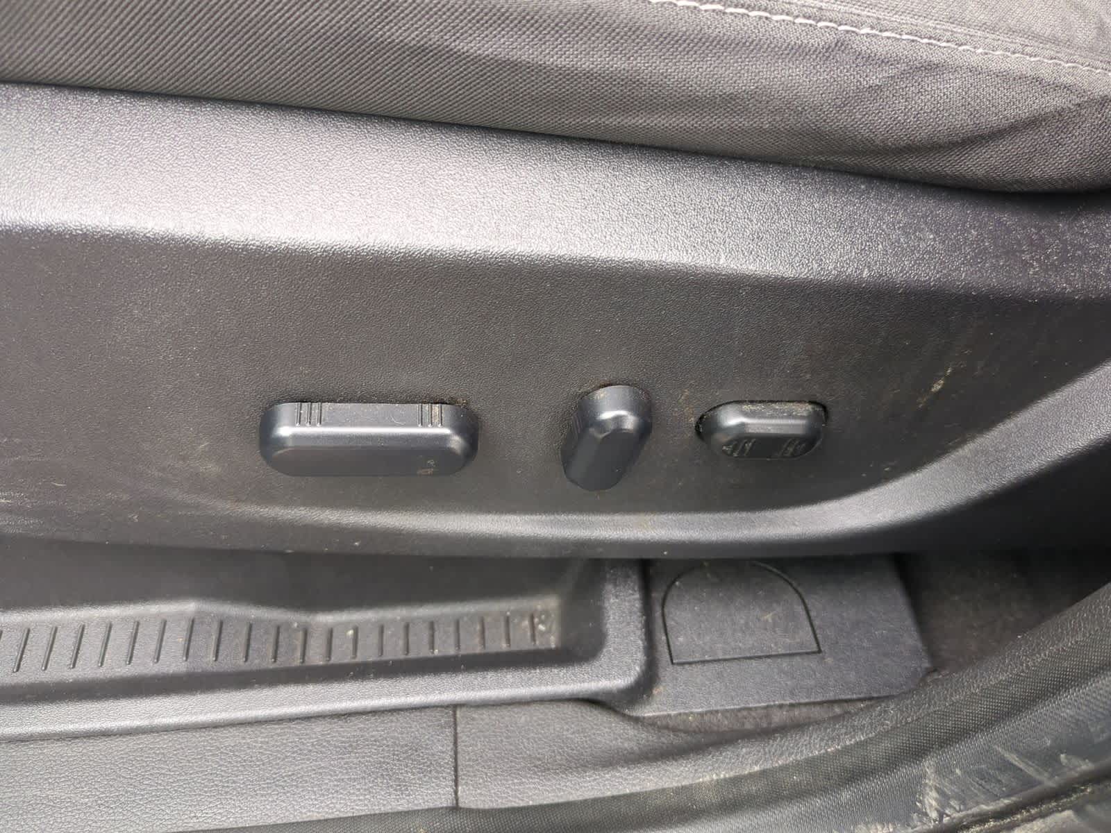 Thumbnail: 2014 Ford Escape - 17