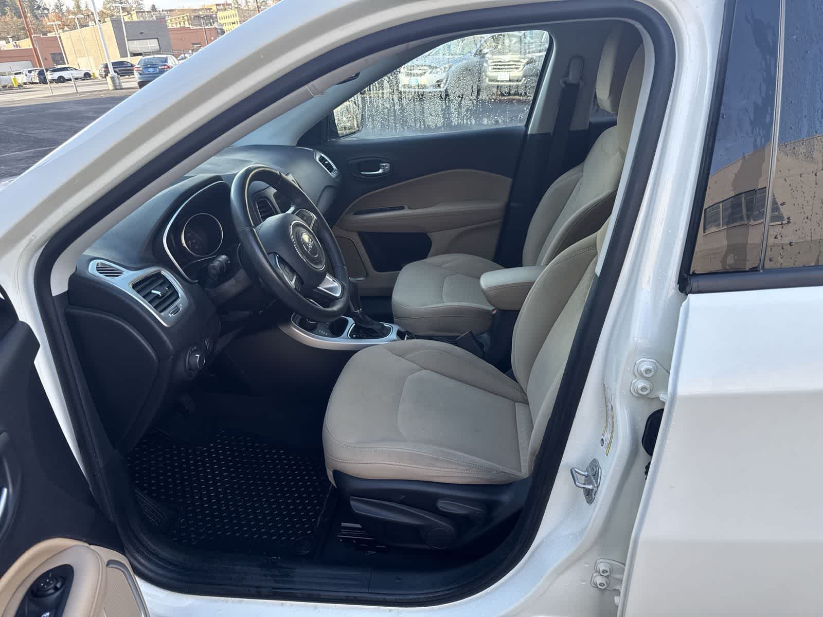 Thumbnail: 2018 Jeep Compass - 11