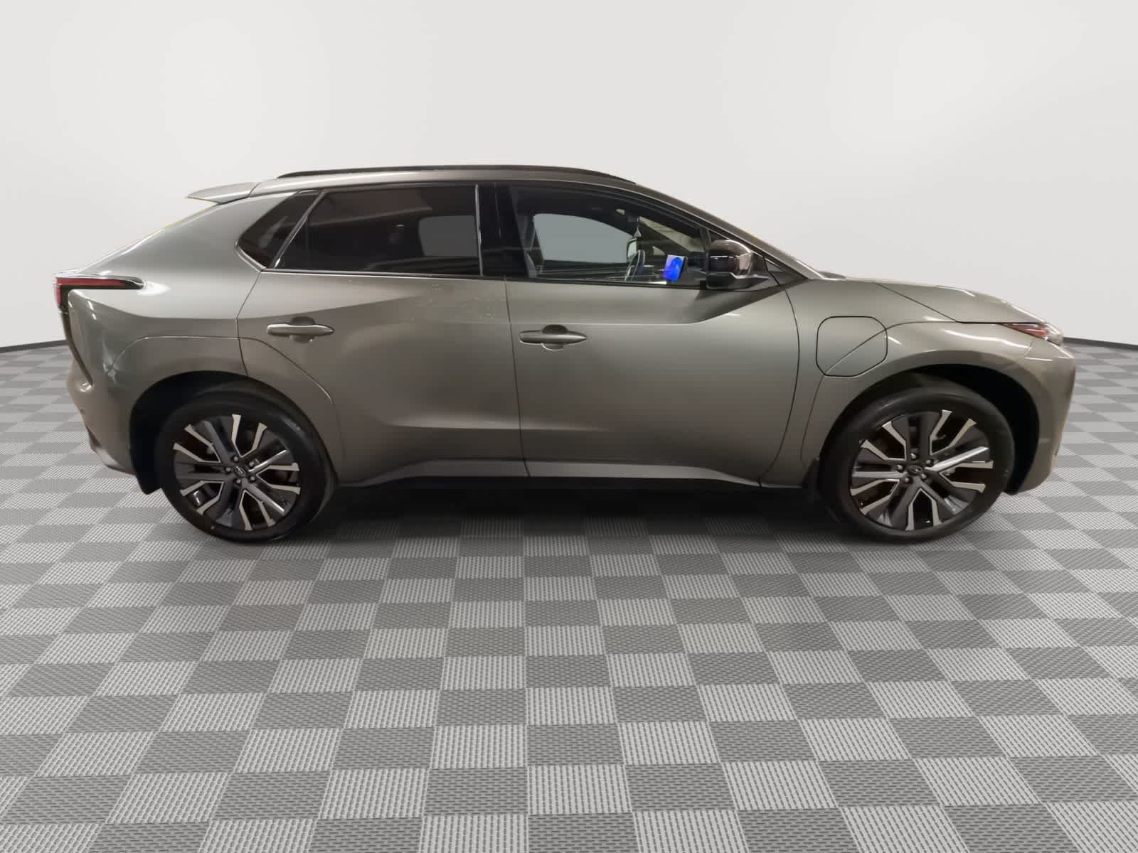 Thumbnail: 2026 Subaru Solterra - 9