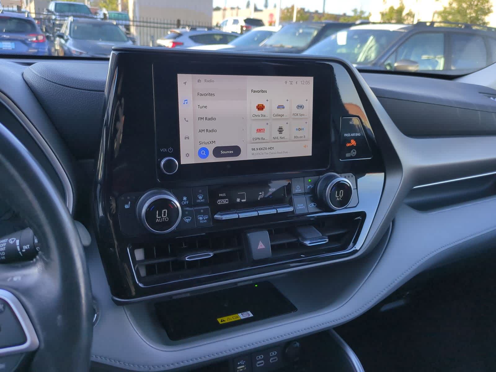 Thumbnail: 2023 Toyota Highlander - 29