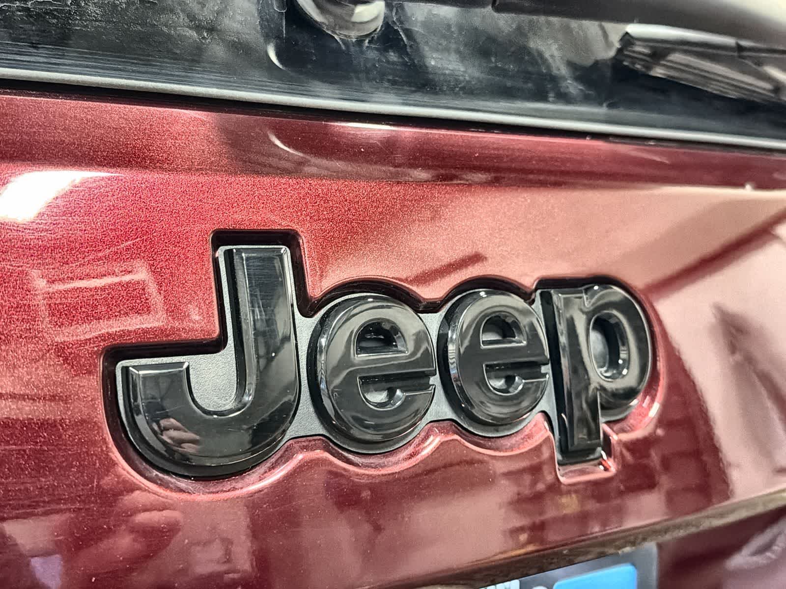 Thumbnail: 2020 Jeep Grand Cherokee - 12