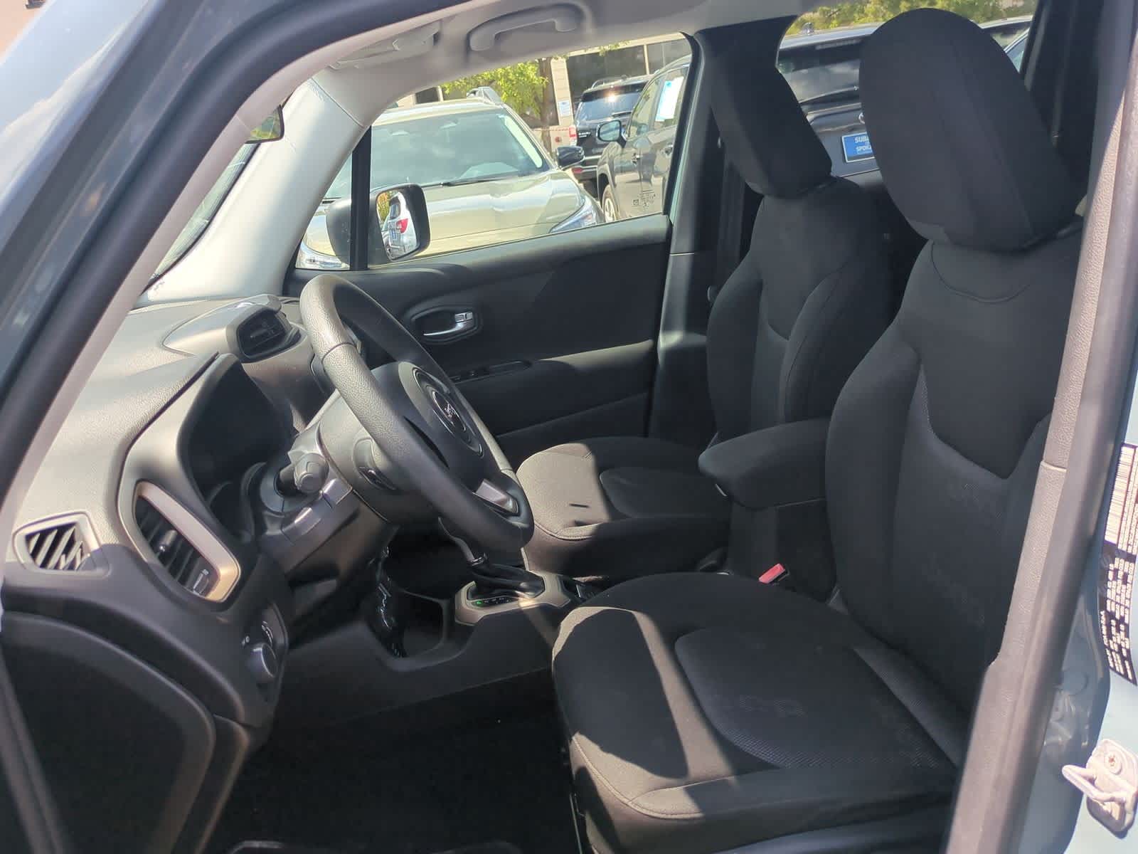 Thumbnail: 2016 Jeep Renegade - 17