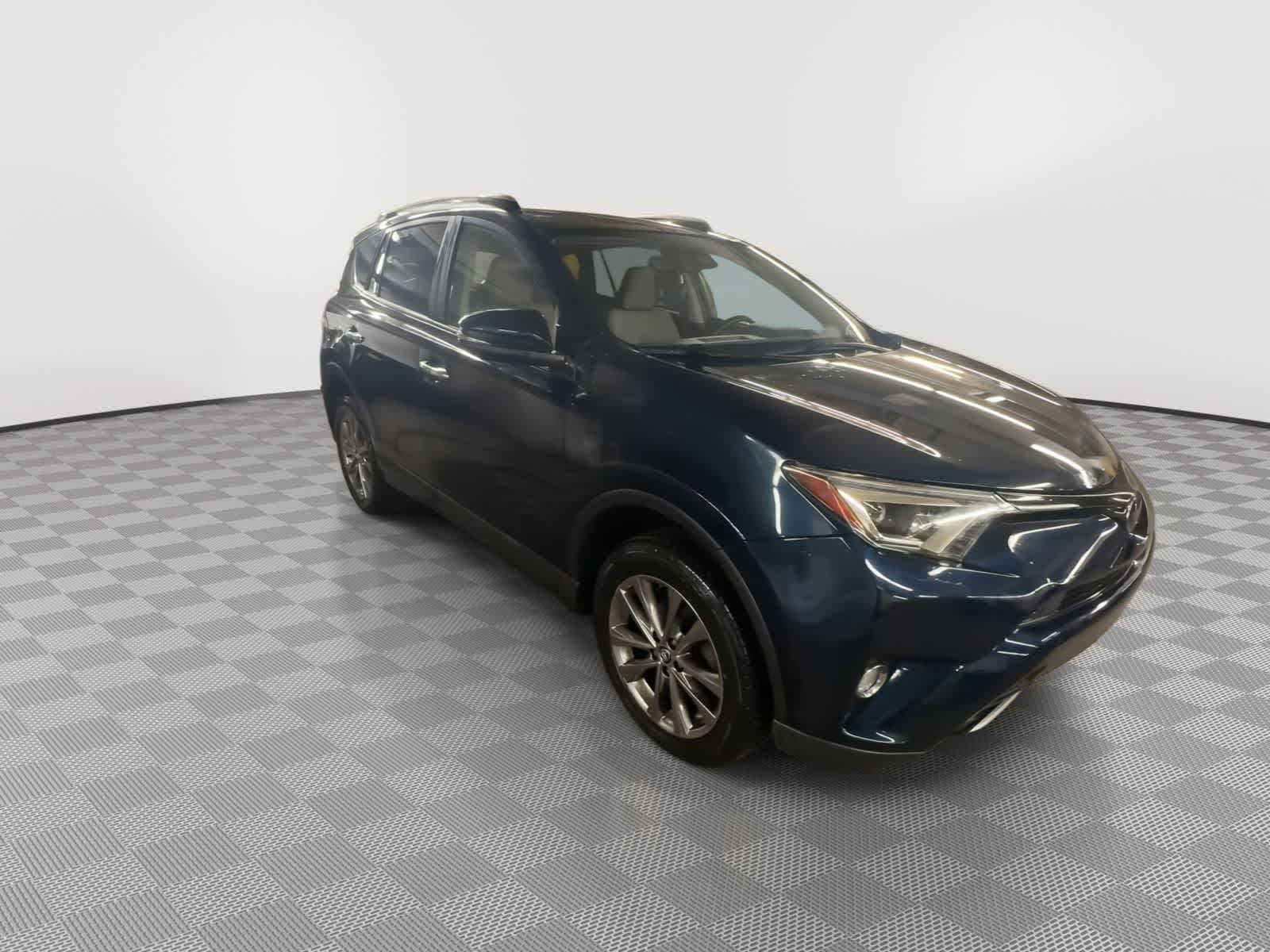 Thumbnail: 2018 Toyota RAV4 - 2