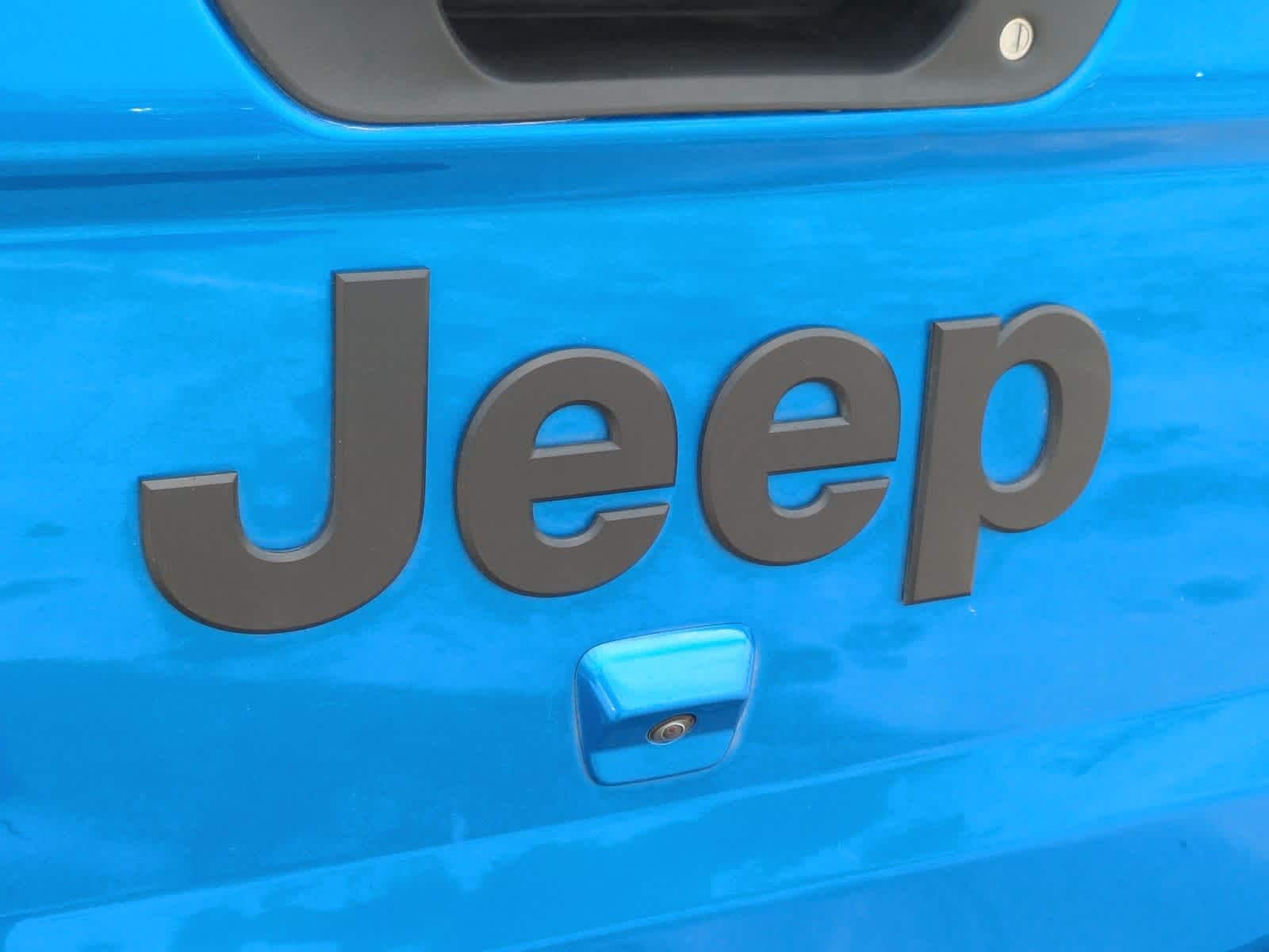 Thumbnail: 2021 Jeep Gladiator - 12