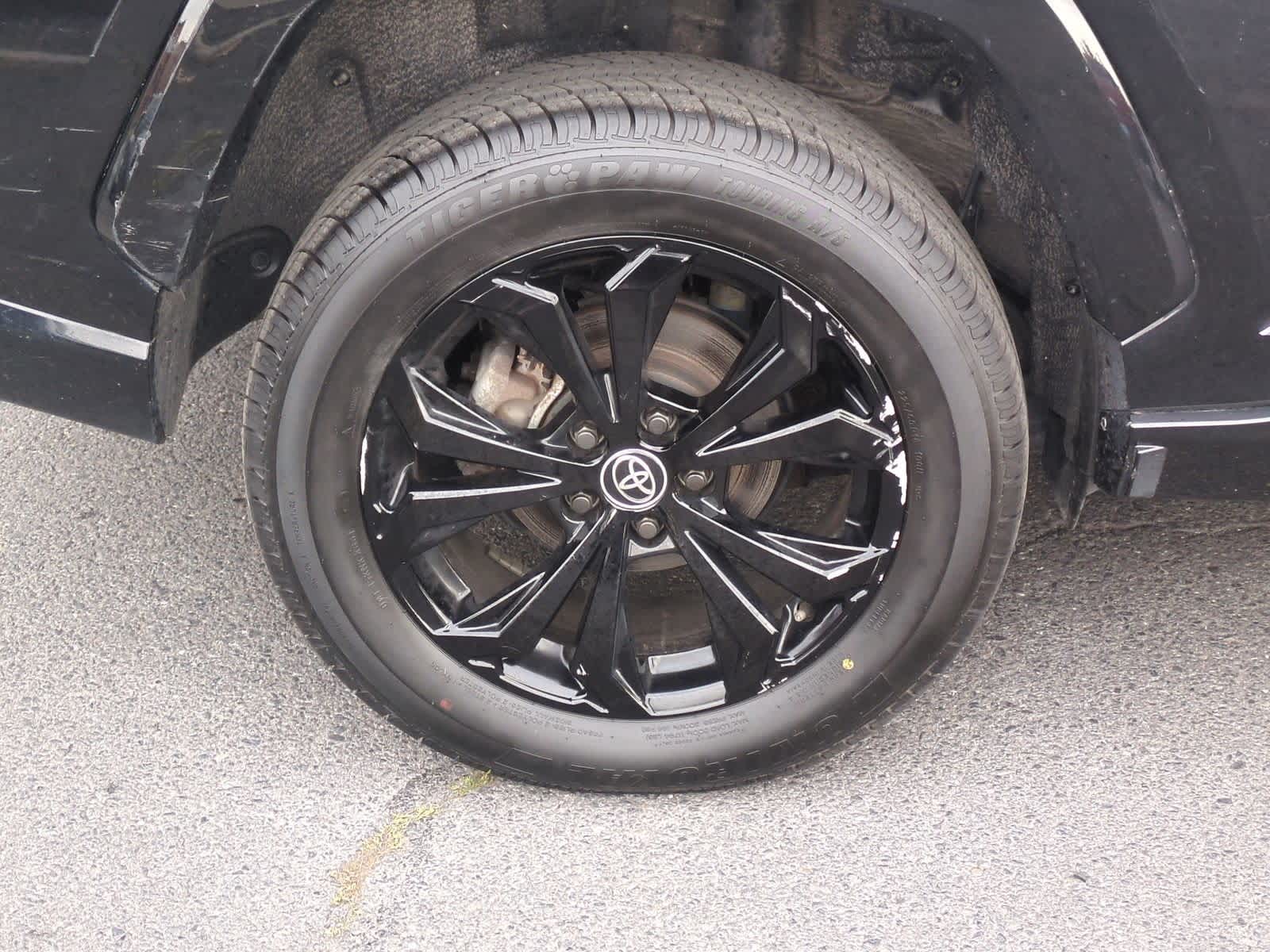 Thumbnail: 2022 Toyota RAV4 - 14