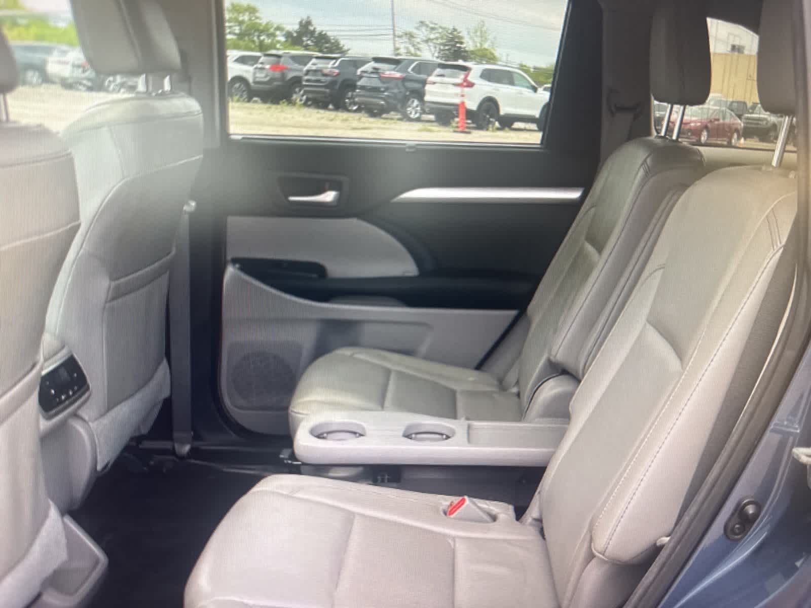 Thumbnail: 2017 Toyota Highlander - 12