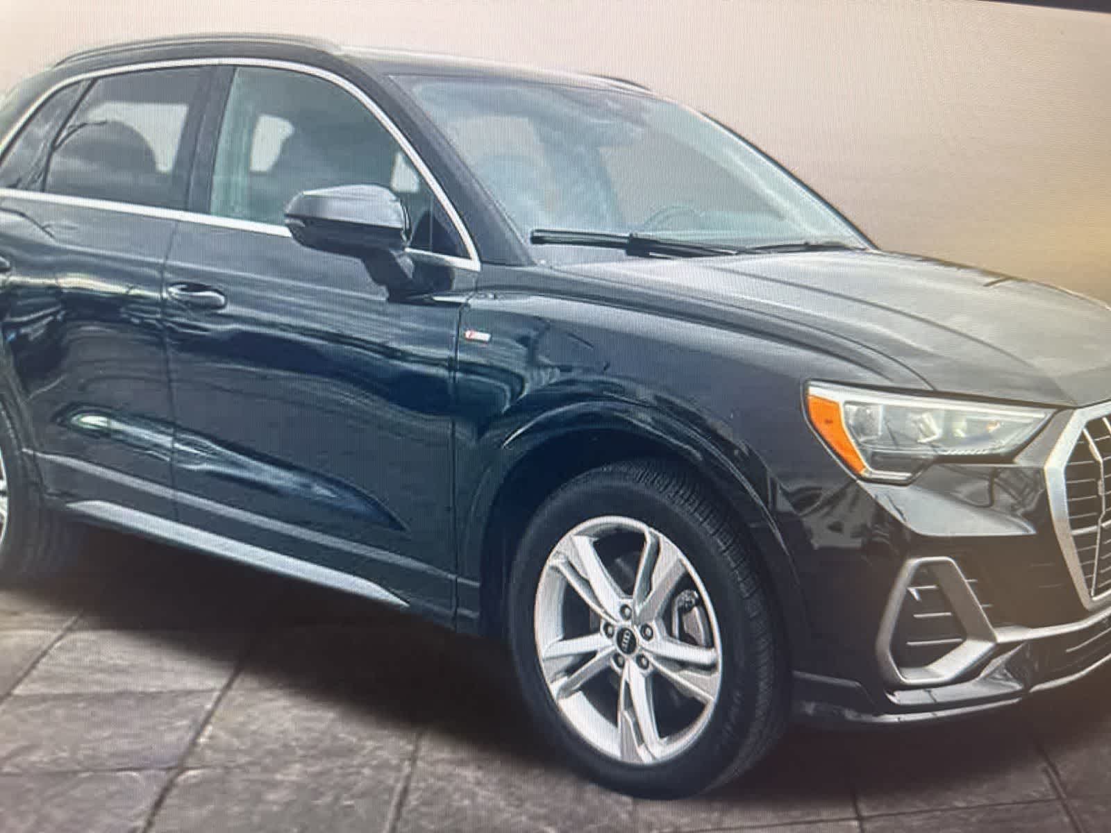 Thumbnail: 2022 Audi Q3 - 3