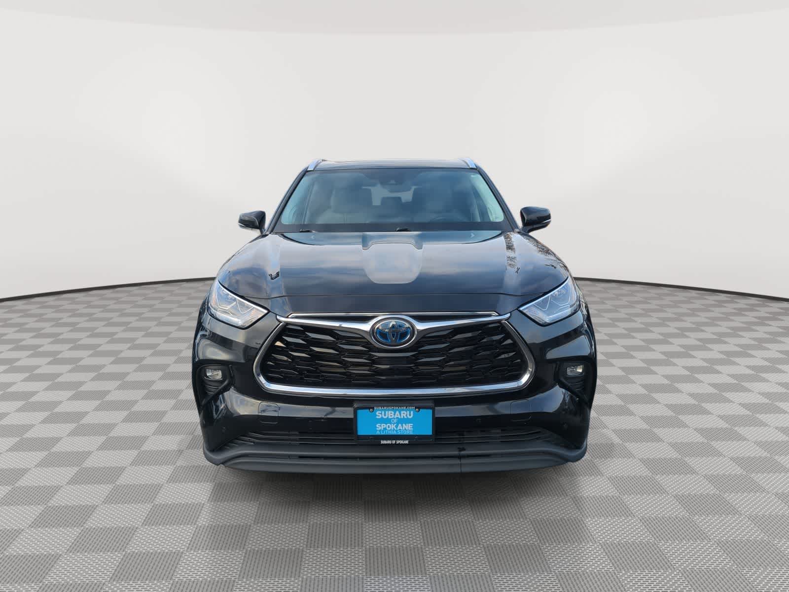 Thumbnail: 2021 Toyota Highlander - 3