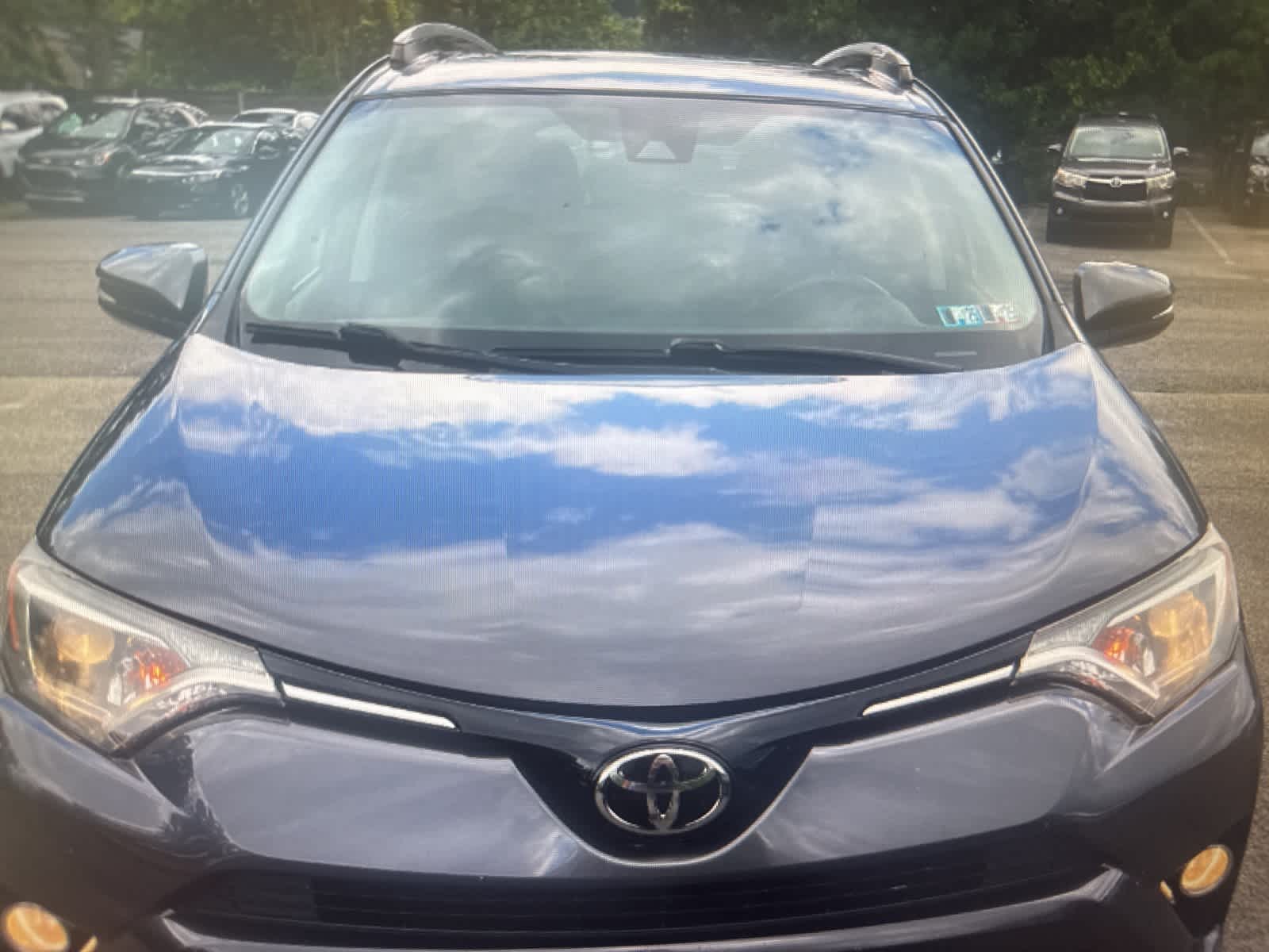 Thumbnail: 2018 Toyota RAV4 - 8