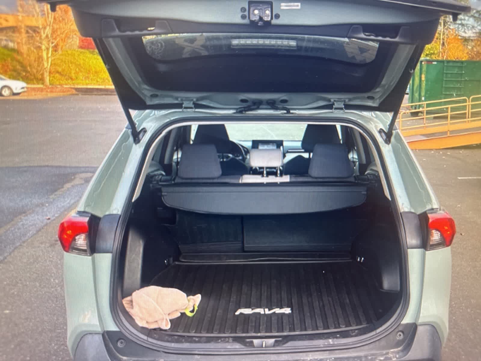 Thumbnail: 2021 Toyota RAV4 - 19