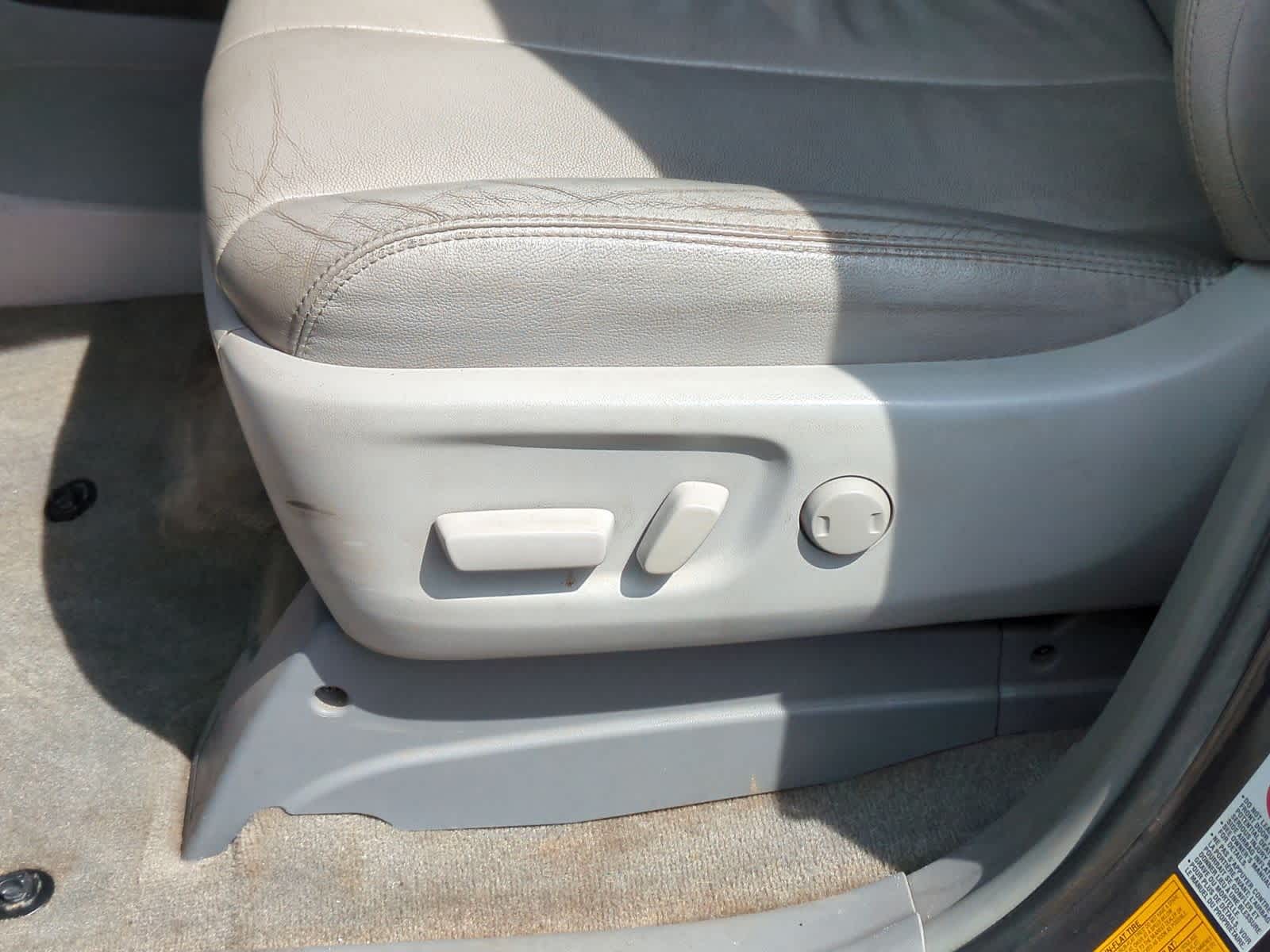 Thumbnail: 2013 Toyota Sienna - 18
