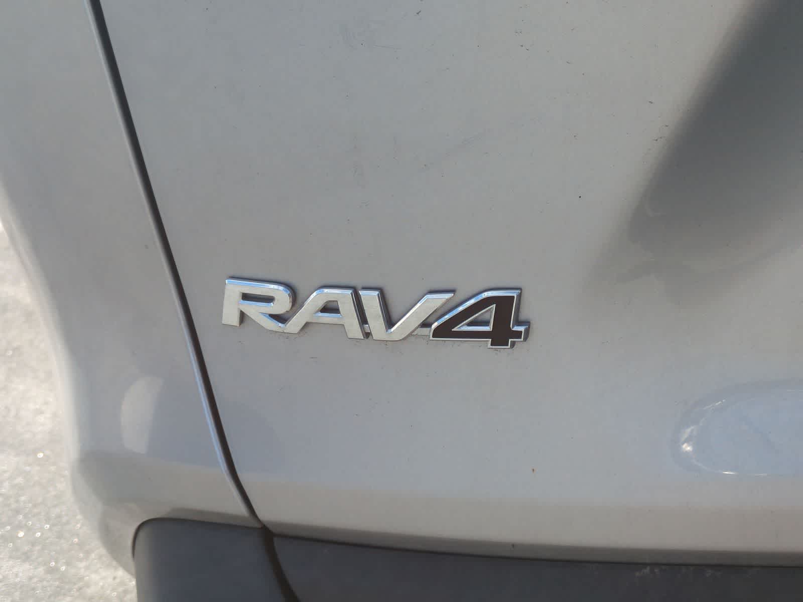 Thumbnail: 2020 Toyota RAV4 - 13