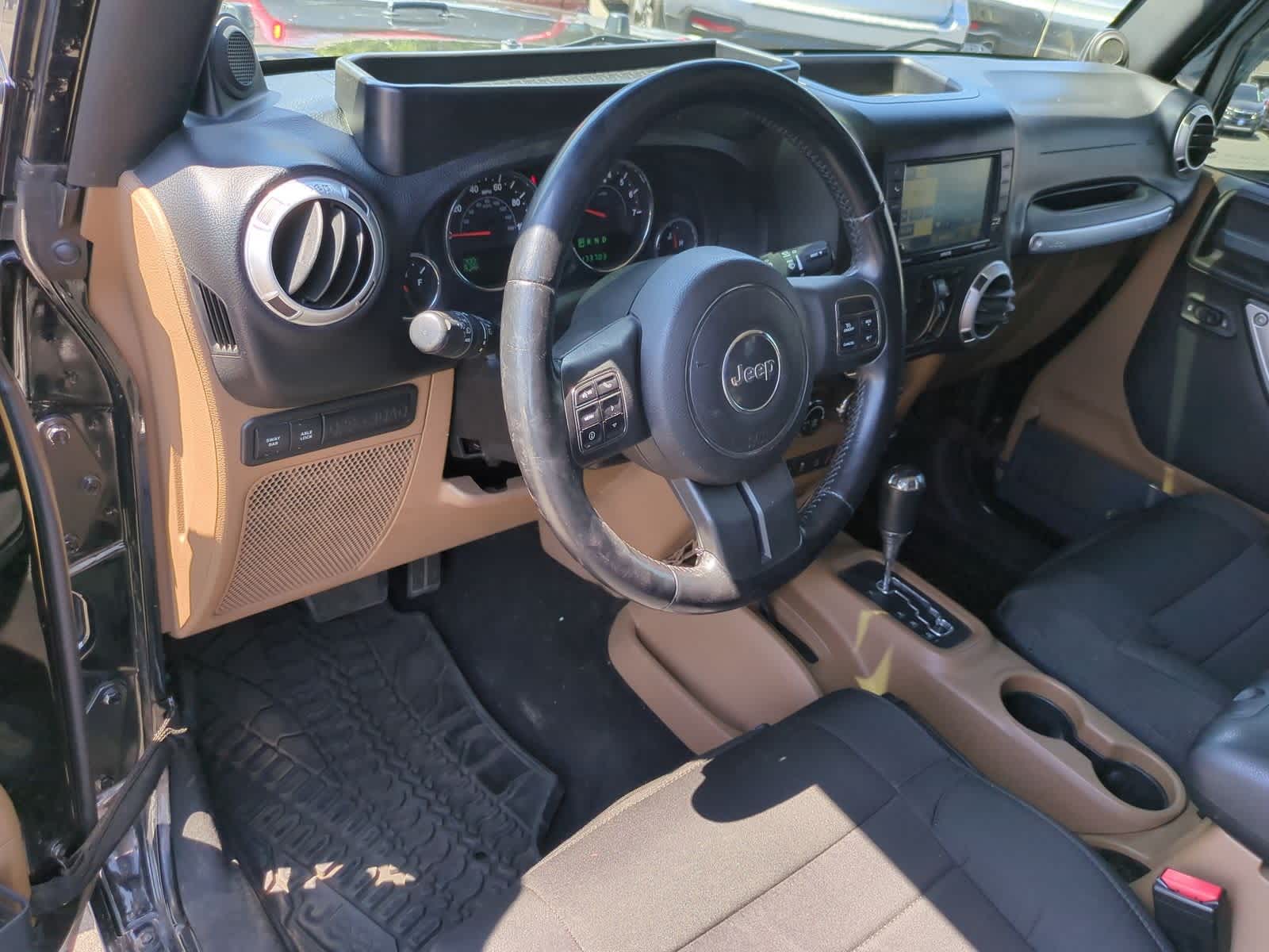 Thumbnail: 2012 Jeep Wrangler - 10