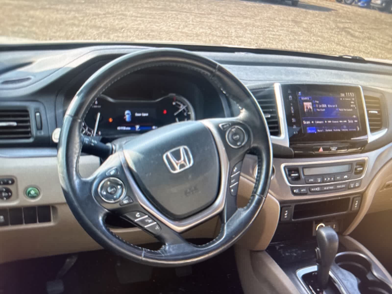 Thumbnail: 2017 Honda Pilot - 15