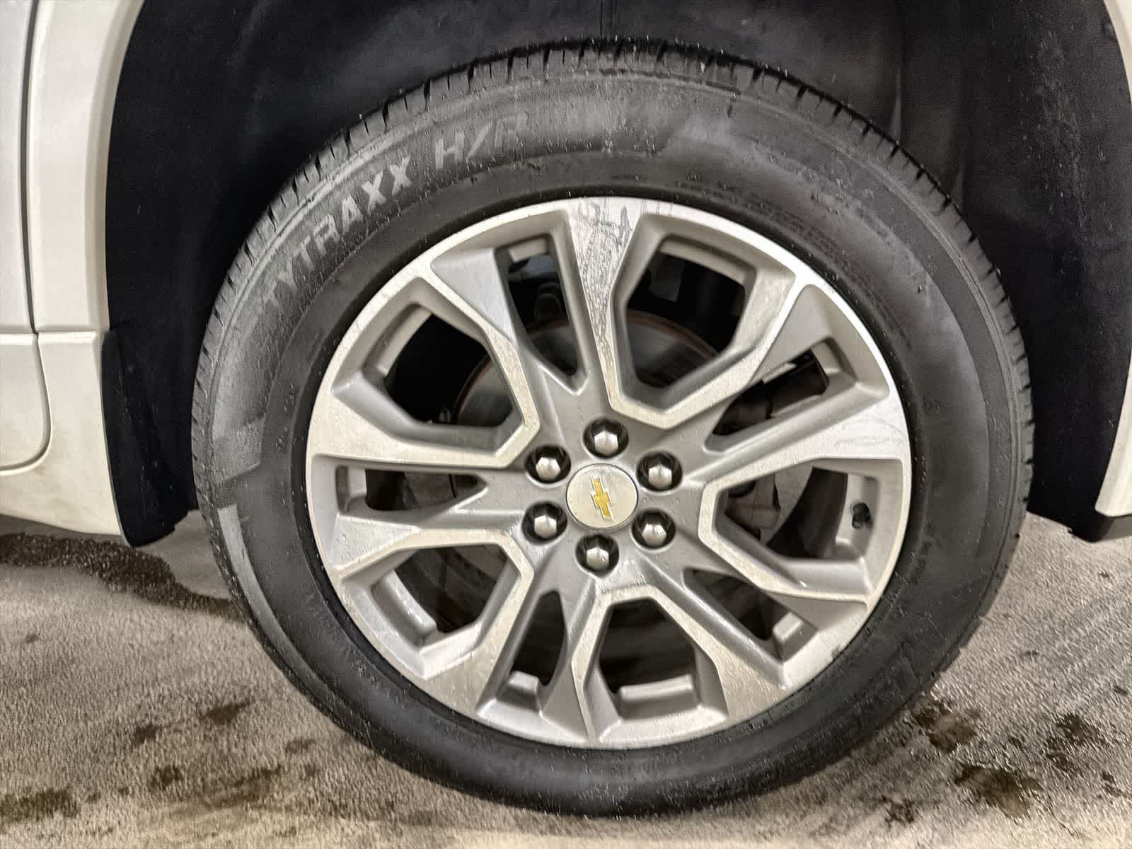 Thumbnail: 2019 Chevrolet Traverse - 14