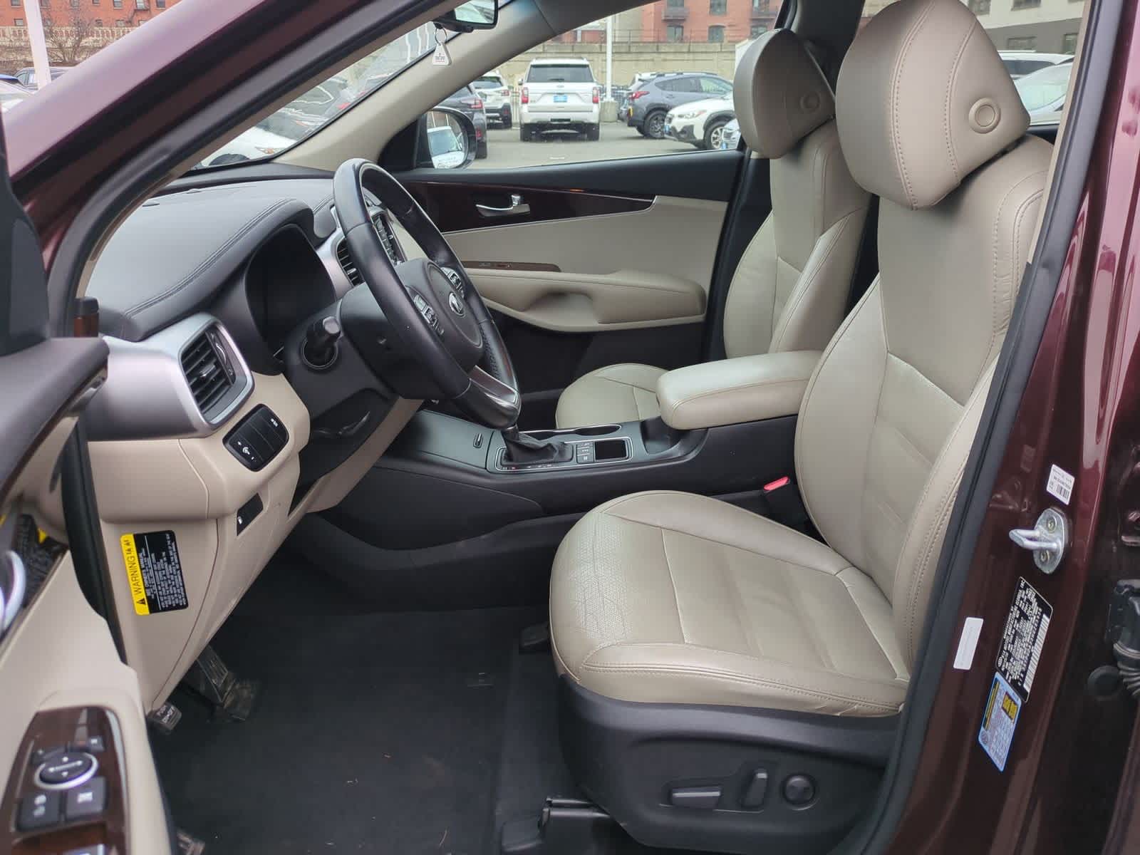 Thumbnail: 2017 Kia Sorento - 17