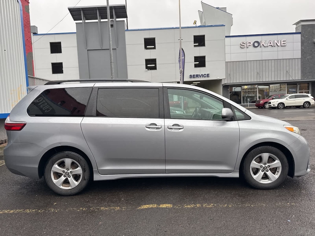 Used 2018 Toyota Sienna LE Van