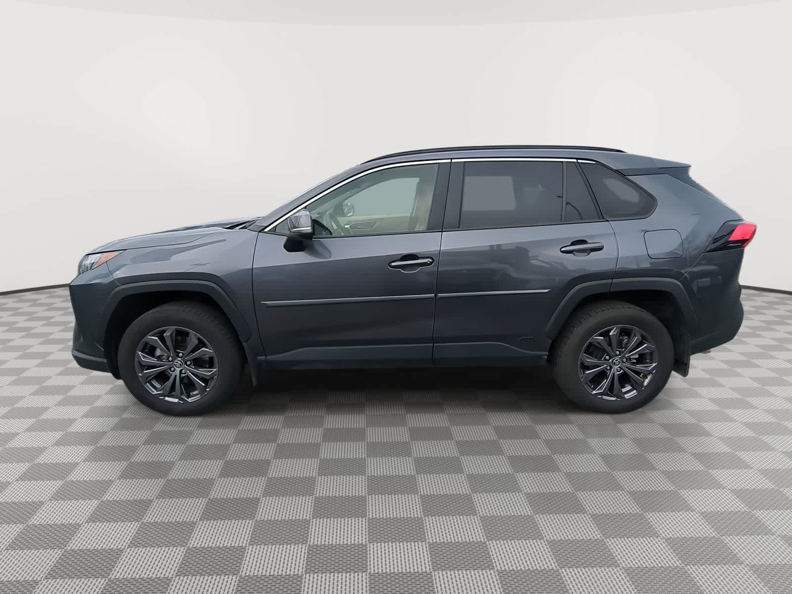 Thumbnail: 2022 Toyota RAV4 - 5