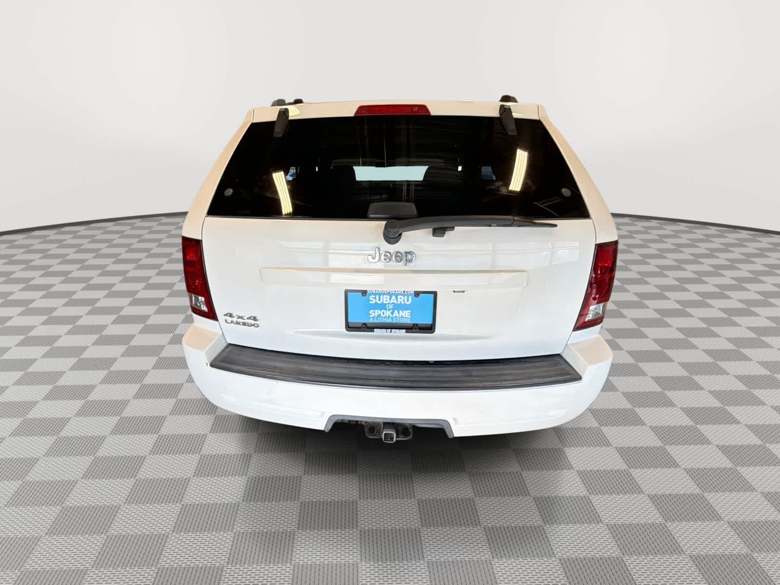 Thumbnail: 2010 Jeep Grand Cherokee - 7