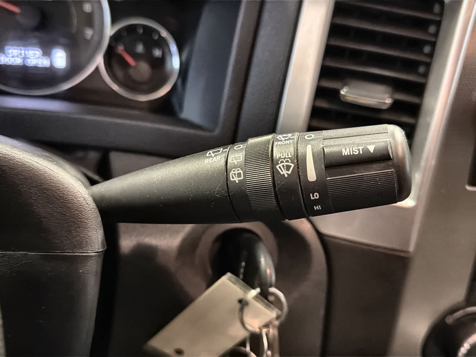 Thumbnail: 2010 Jeep Grand Cherokee - 27