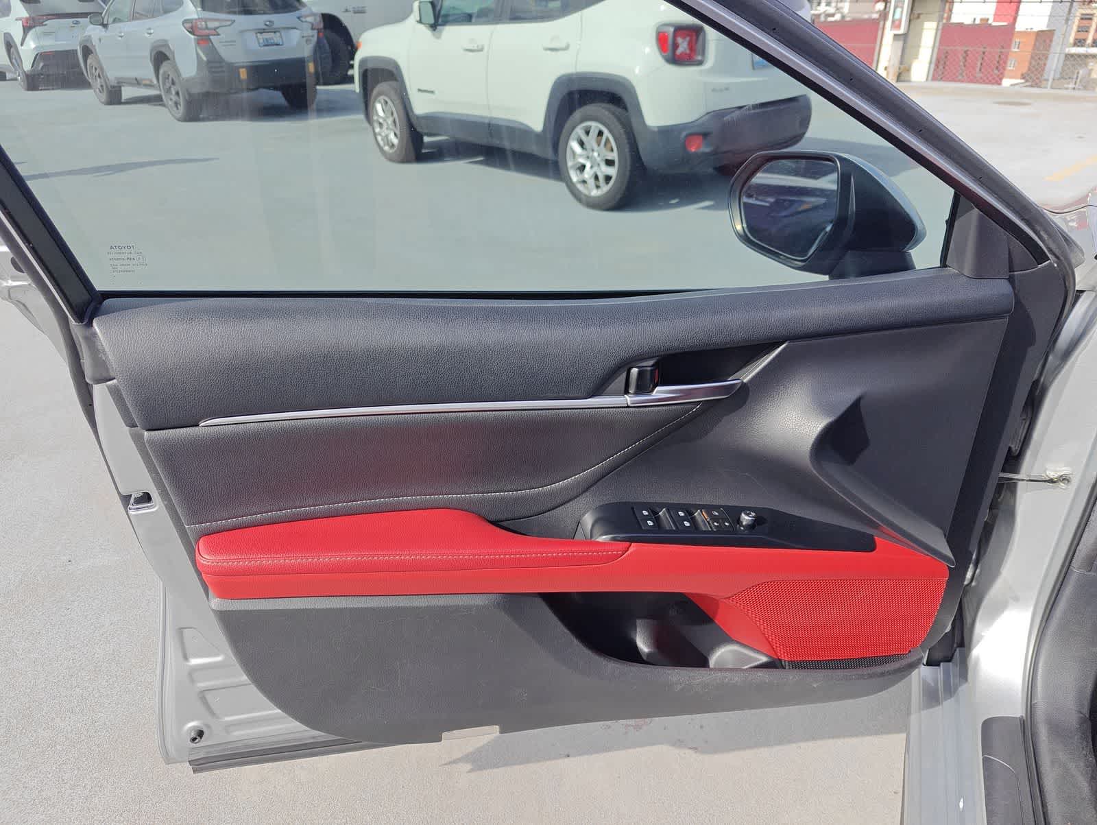 Thumbnail: 2018 Toyota Camry - 10