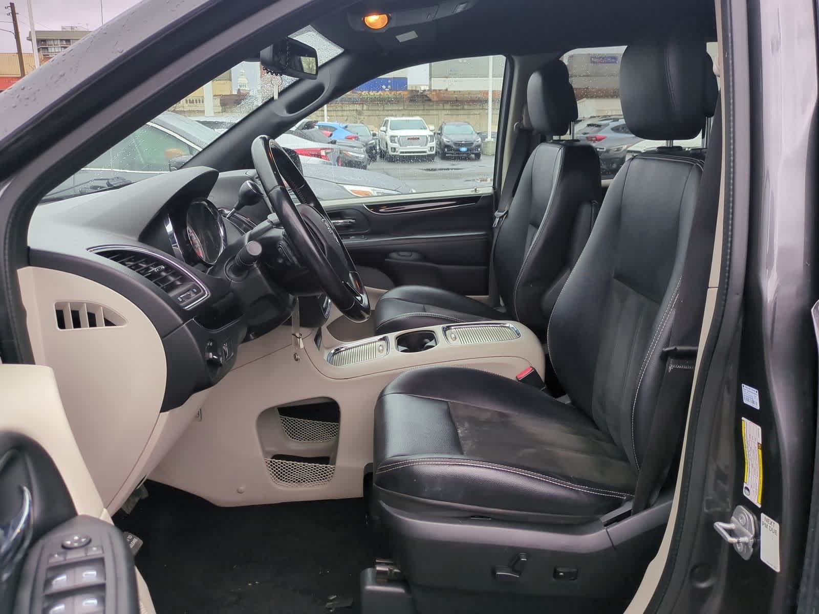 Thumbnail: 2020 Dodge Grand Caravan - 17