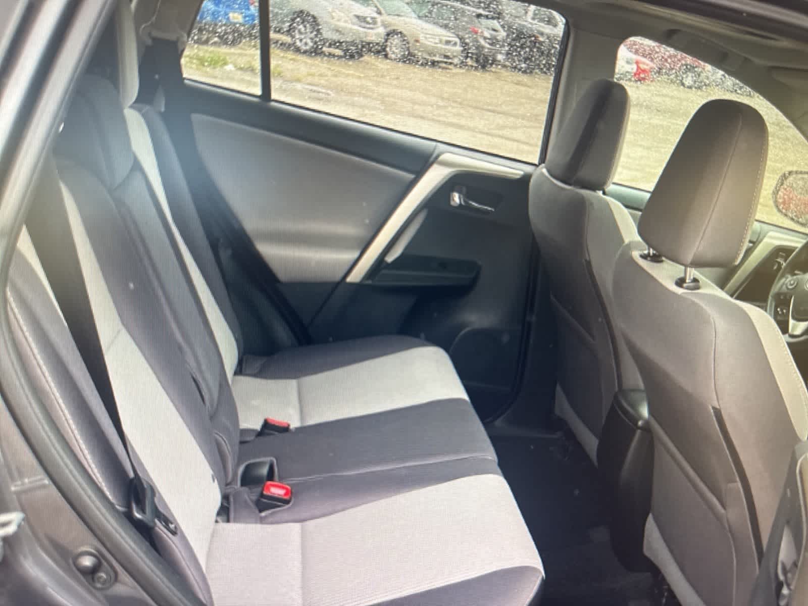 2014 Toyota RAV4 XLE 14