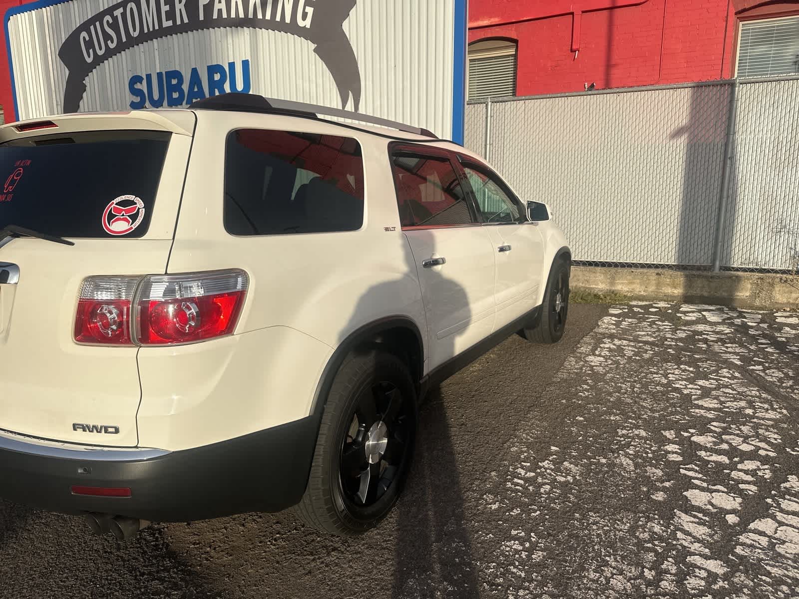Thumbnail: 2011 GMC Acadia - 3