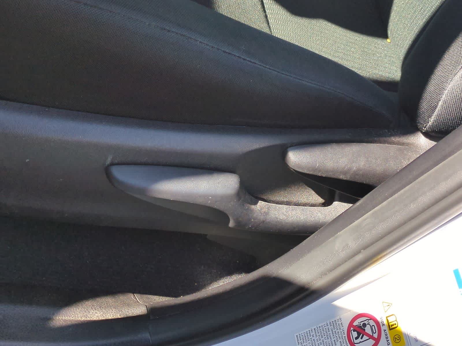 Thumbnail: 2018 Toyota RAV4 - 18