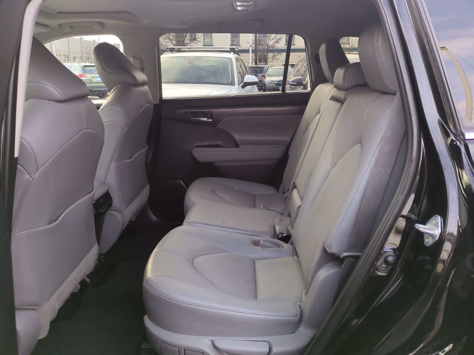 Thumbnail: 2021 Toyota Highlander - 21