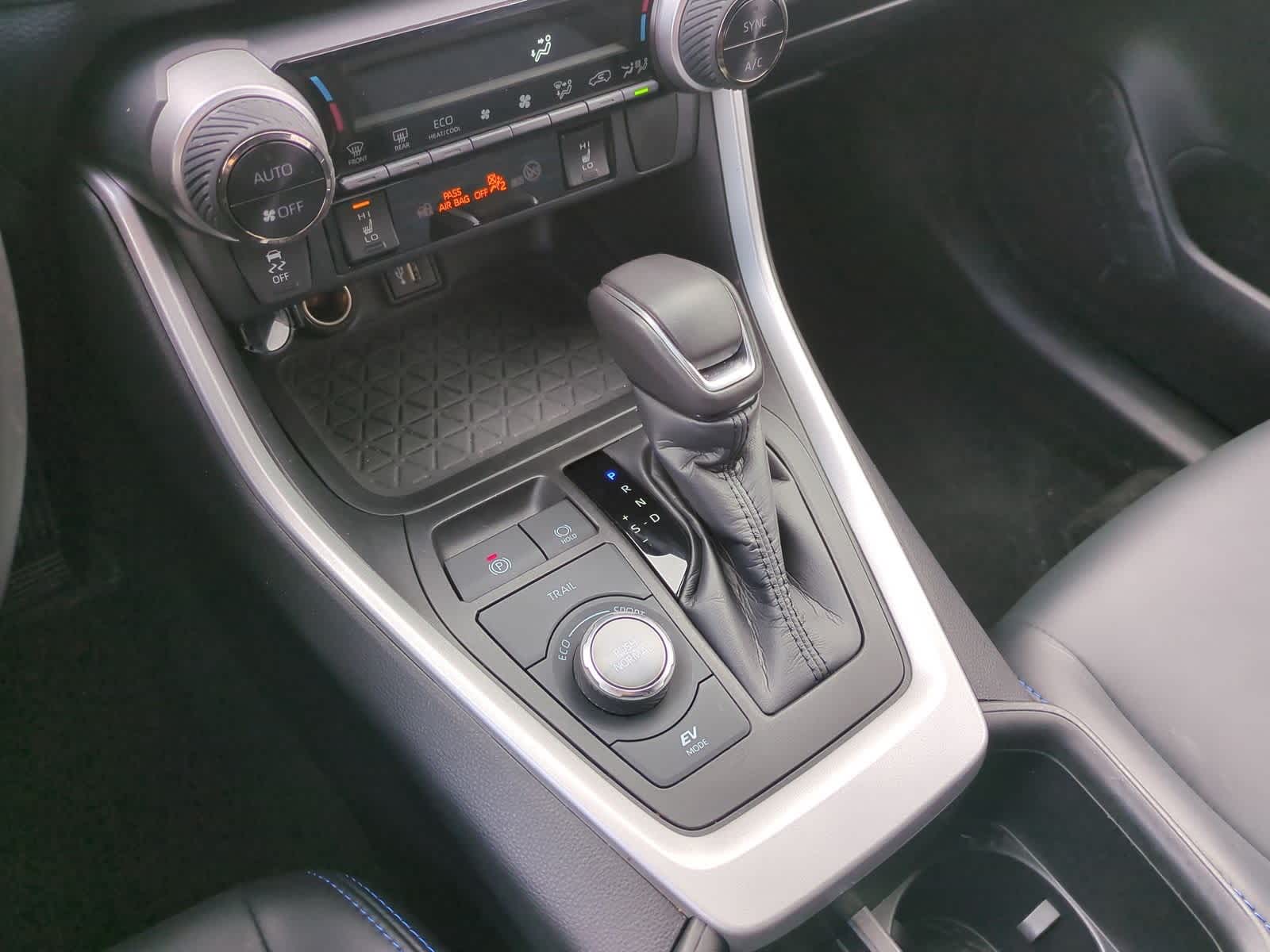 Thumbnail: 2024 Toyota RAV4 - 31