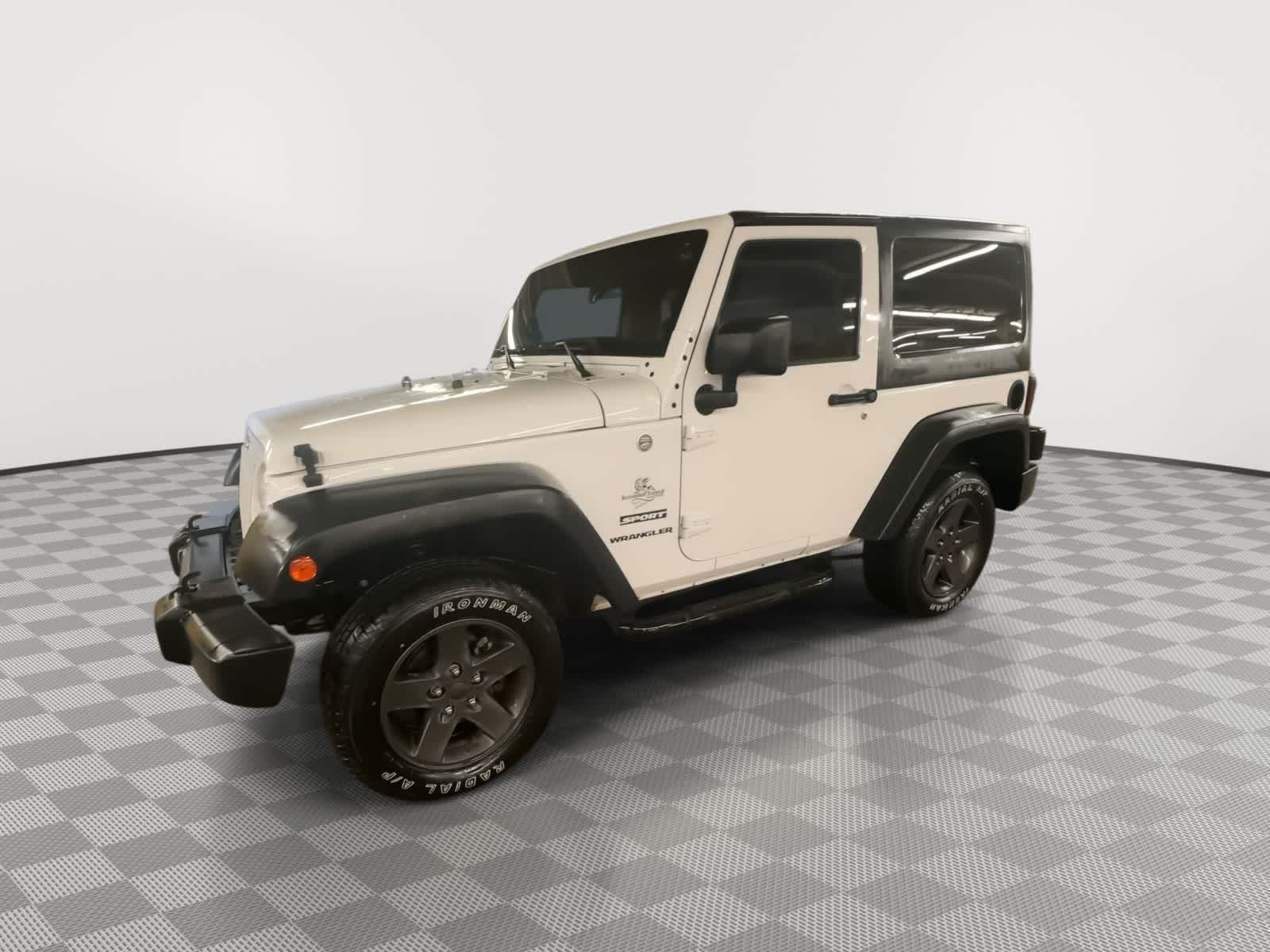 Thumbnail: 2013 Jeep Wrangler - 9